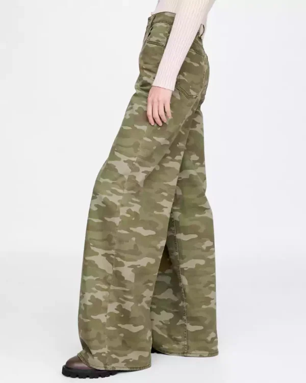 Mid Rise Camo Baggy Jeans Mid Rise Camo Baggy Jeans