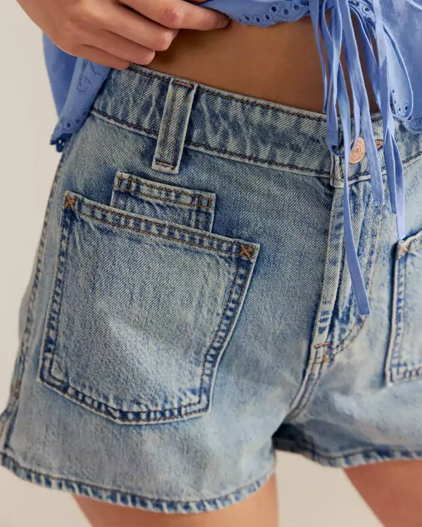 Slim fit women shorts Slim fit women shorts