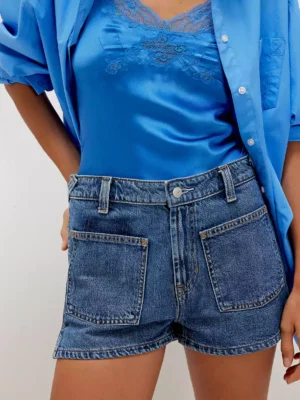 Slim fit women shorts