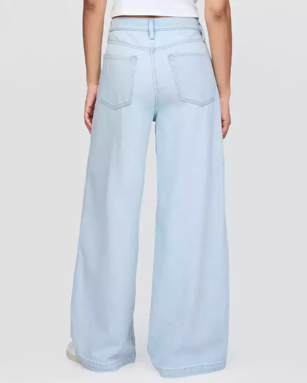 baggy jean in a light wash with side stripes Baggy jean in a light wash with side stripes