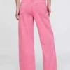 baggy jean in a sugar pink wash Baggy jean in a sugar pink wash
