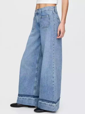 medium indigo wash Mid rise straight leg pants medium indigo wash Mid rise straight leg pants