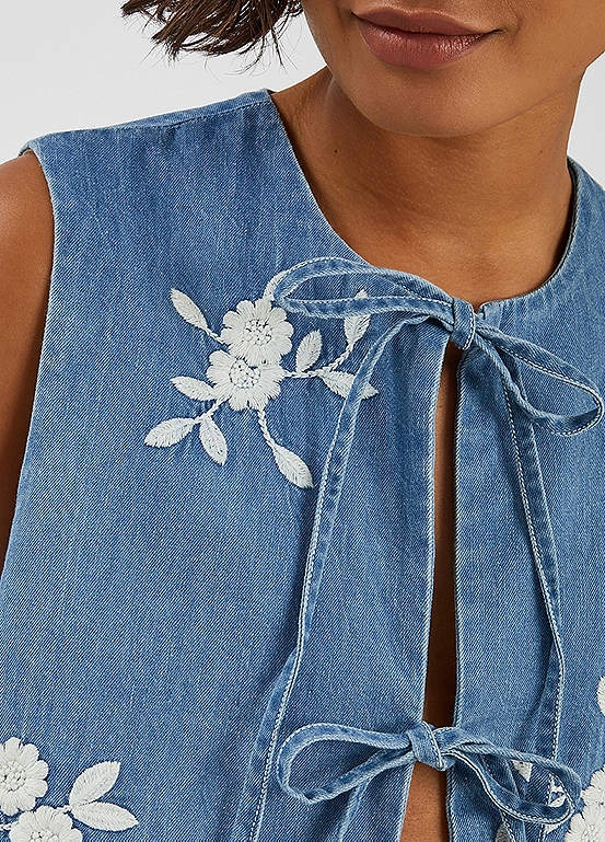 Affixed Cloth Embroidery Denim Clothing Accessorize Floral Embroidered Denim Waistcoat