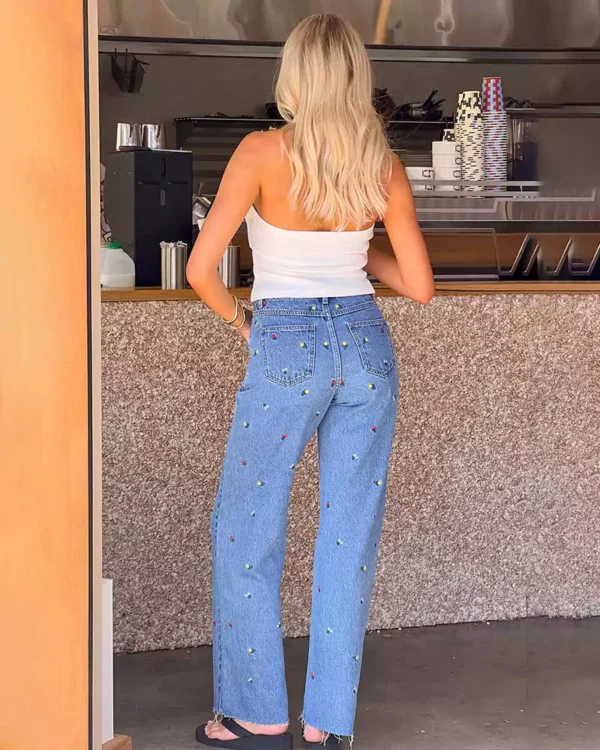 Denim jeans with embroidery