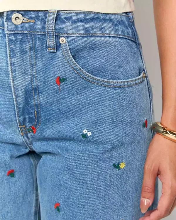 Denim jeans with embroidery