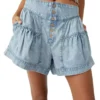 Elastic waist denim shorts