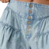 Elastic waist denim shorts