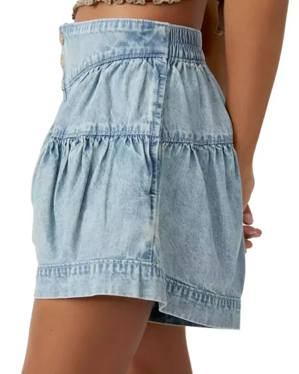 Elastic waist denim shorts