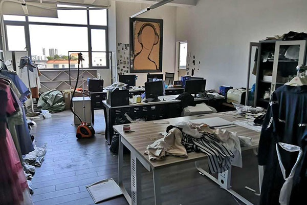 Denim clothing manufacturers