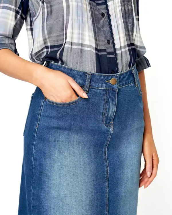 Stretch denim skirt