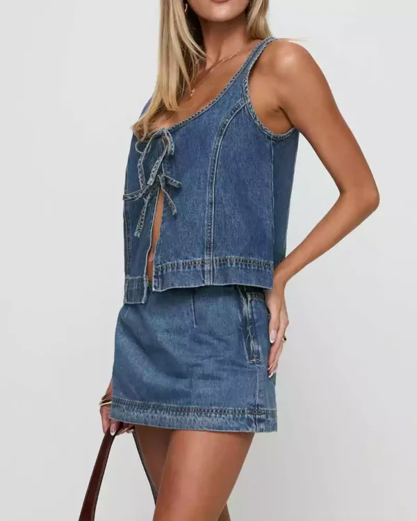 Dark wash denim skort