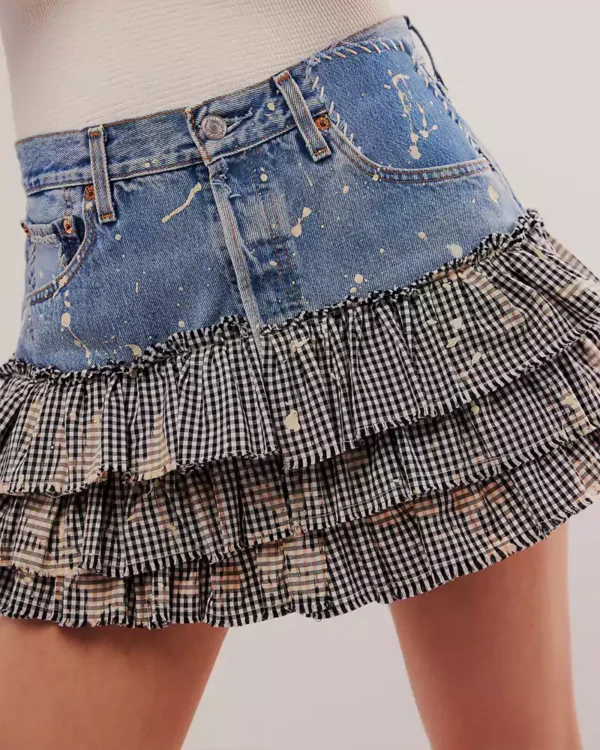 Denim mini skirt with ruffl Denim mini skirt with ruffl