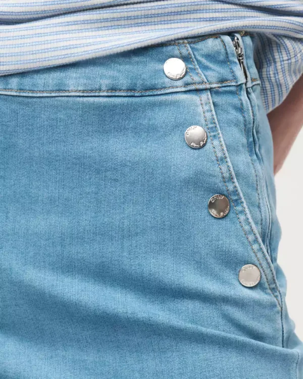 Denim skirt with buttons