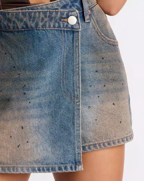 Frayed vintage washed denim shorts
