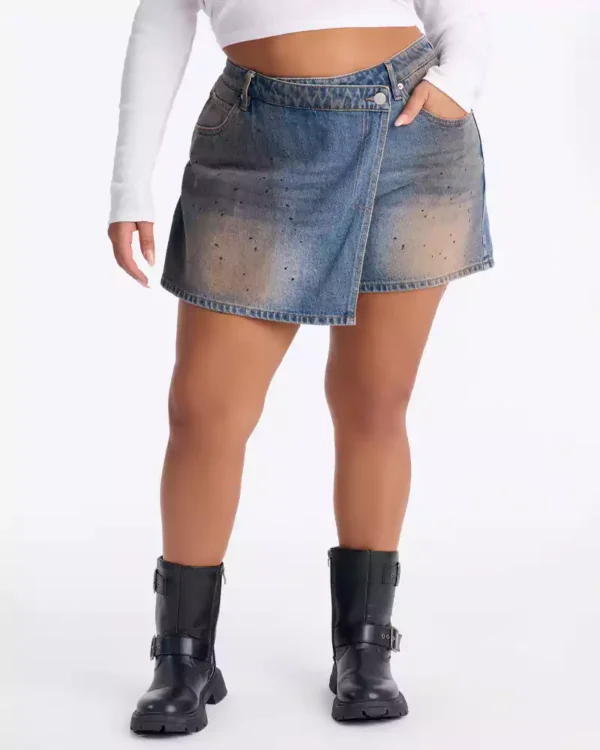 Frayed vintage washed denim shorts
