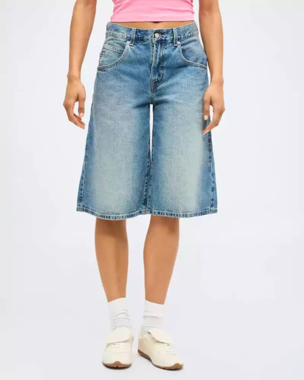 Blue denim shorts for women