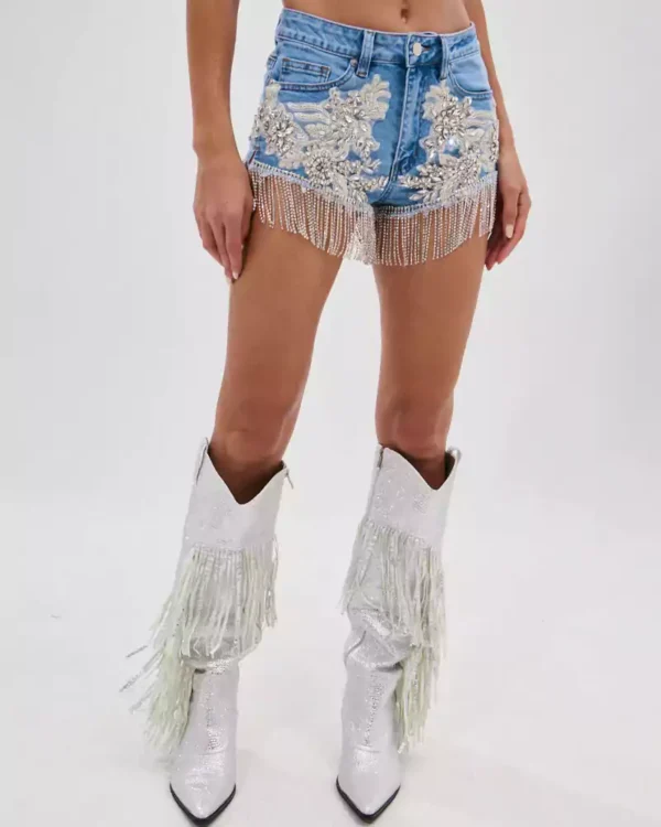 Denim shorts with fringes Denim shorts with fringes