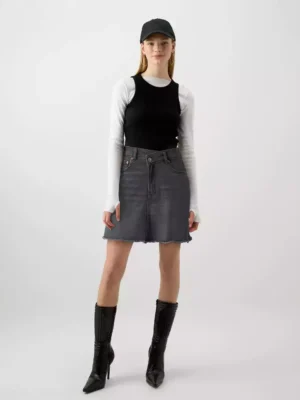Denim skirt with frayed hem