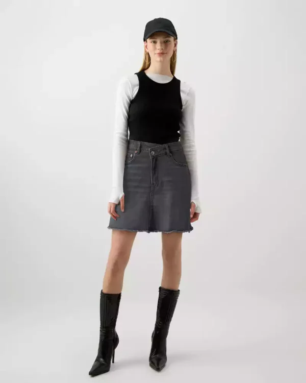 Denim skirt with frayed hem